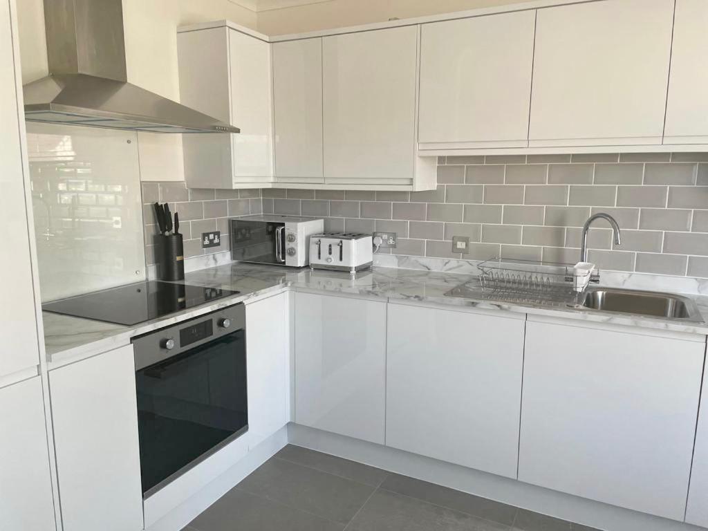 Exquisite Apartment, Stone Throw From The *