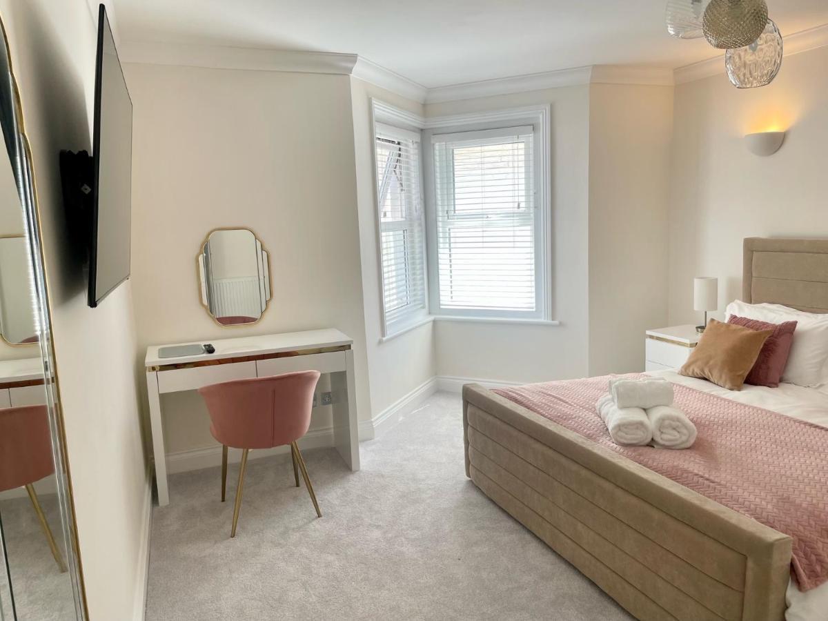 Exquisite Apartment, Stone Throw From The Apartment