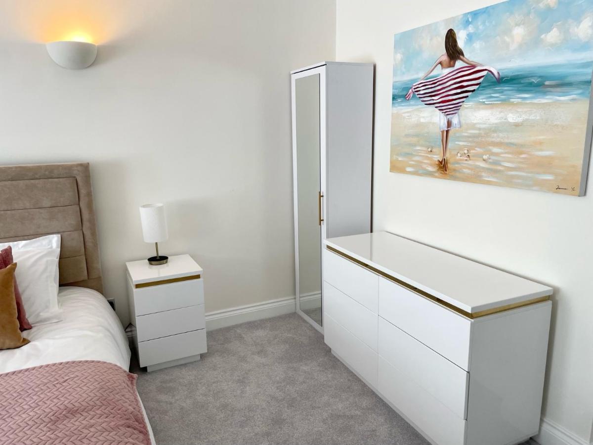 Exquisite Apartment, Stone Throw From The * Bournemouth