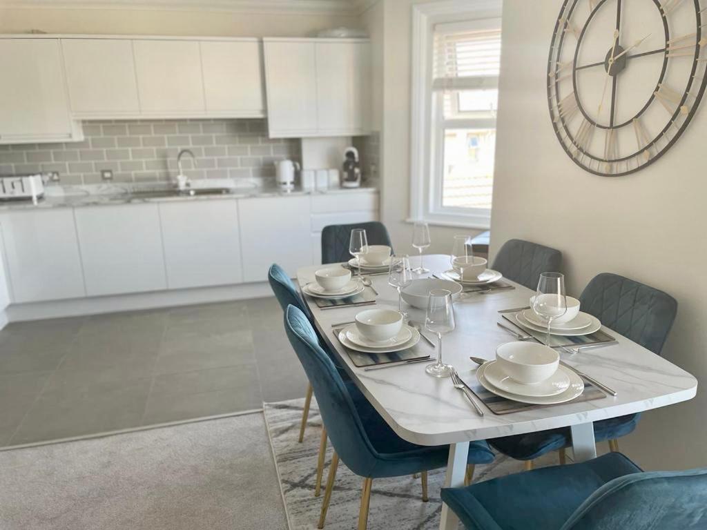 Exquisite Apartment, Stone Throw From The Apartment