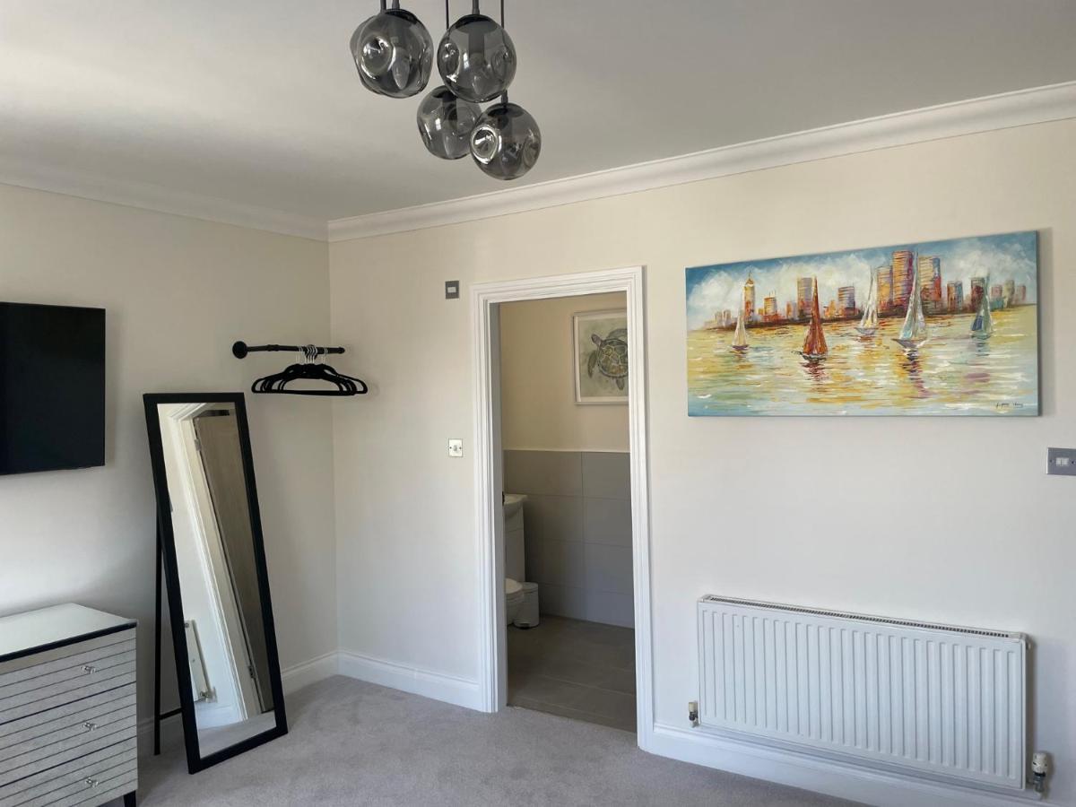 Exquisite Apartment, Stone Throw From The *