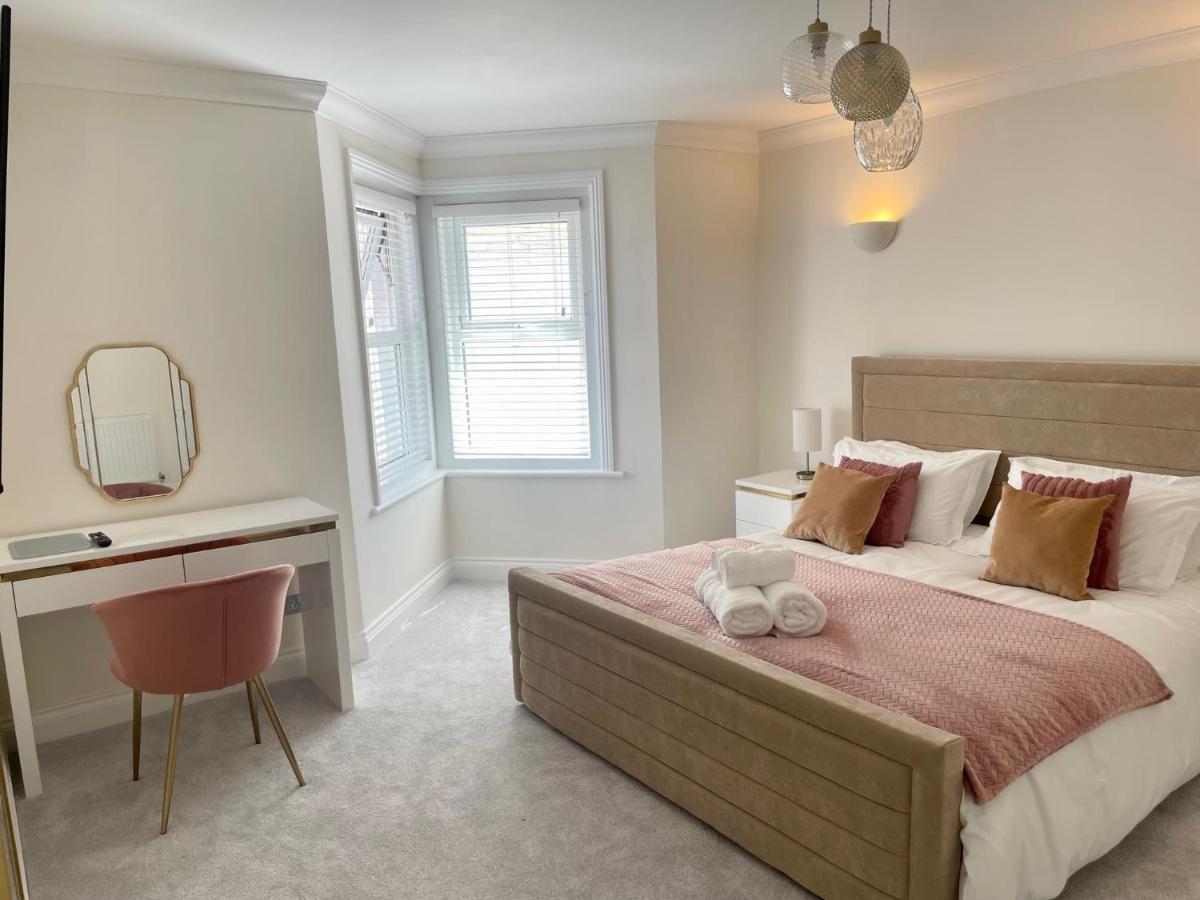 Apartment Exquisite Apartment, Stone Throw From The Bournemouth
