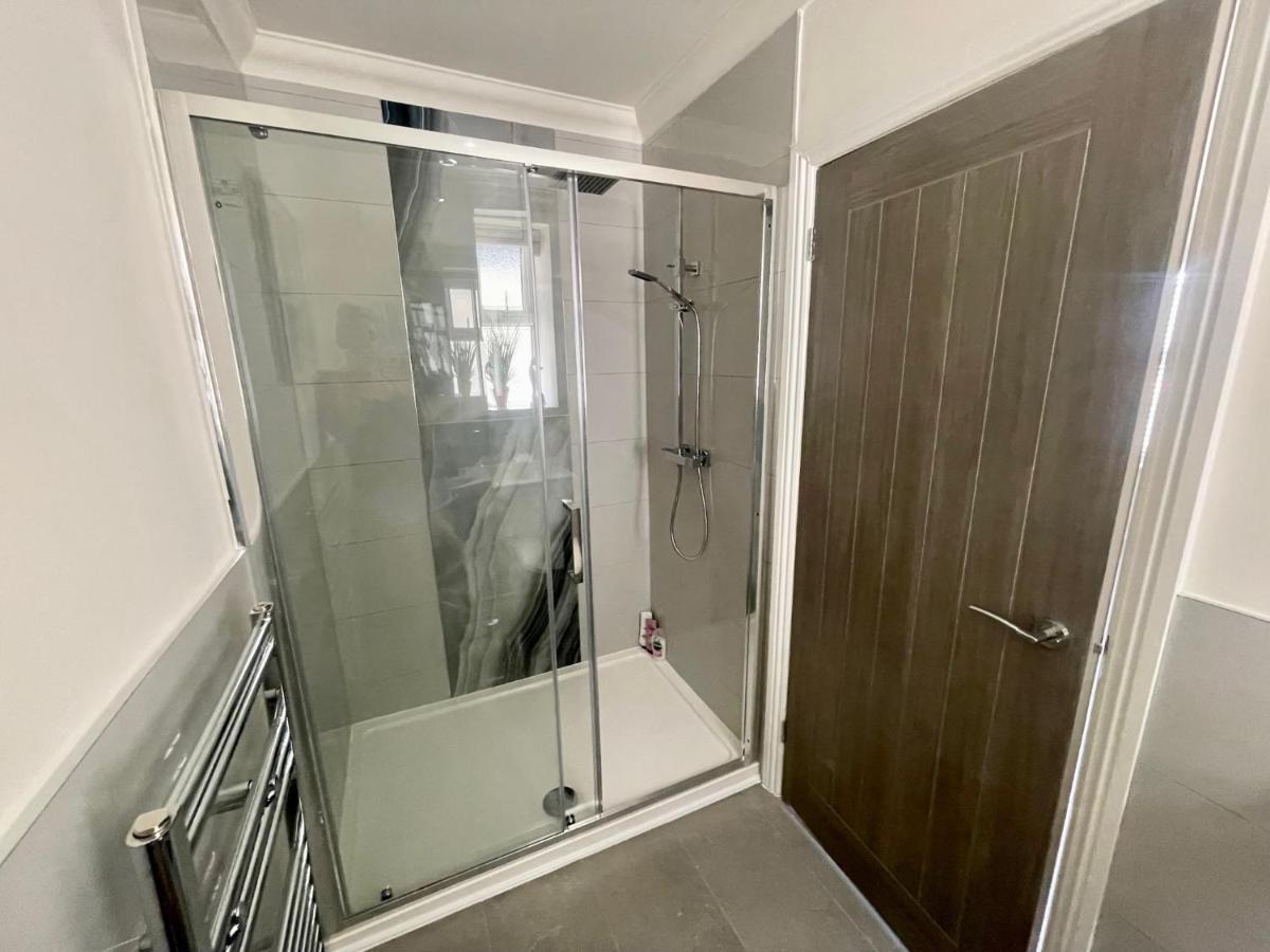 Exquisite Apartment, Stone Throw From The
