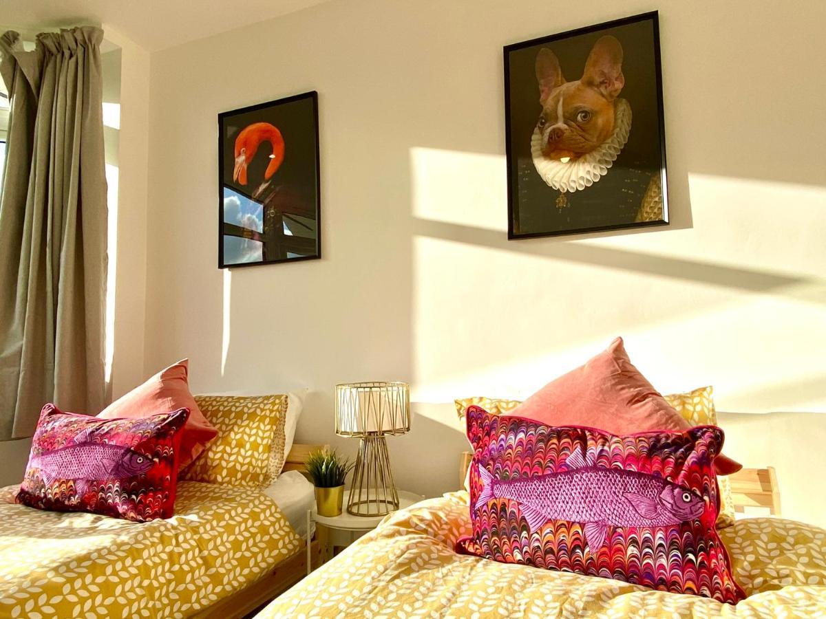 Seaside Serenity: Stylish 2-bedroom Near Bournemouth's Apartment Bournemouth
