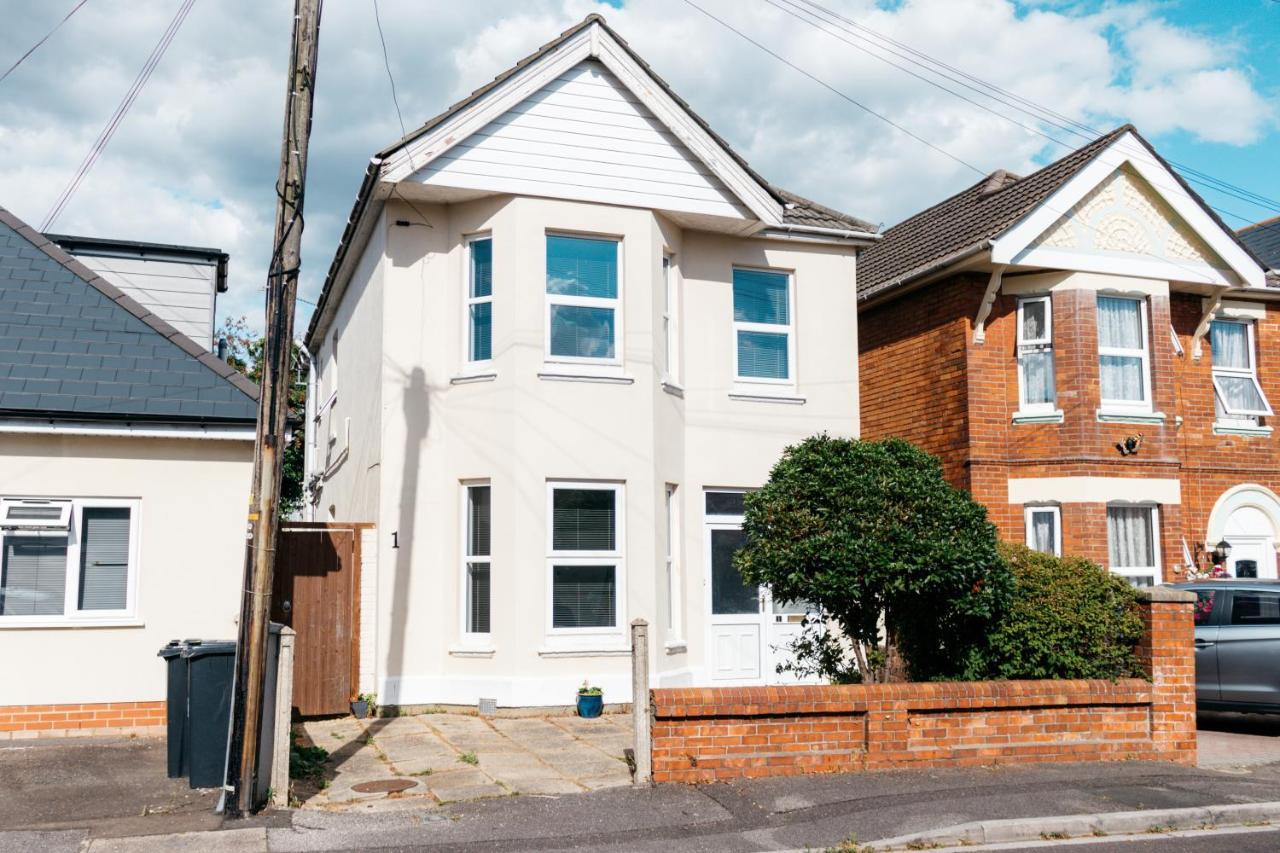 Holiday home Spacious 6 Bedroom House Close To Beaches And Town Bournemouth