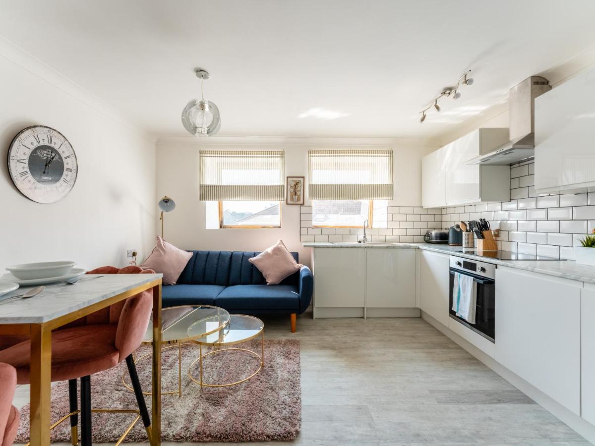 Apartment Lovely 2 Bedroom With Free Parking