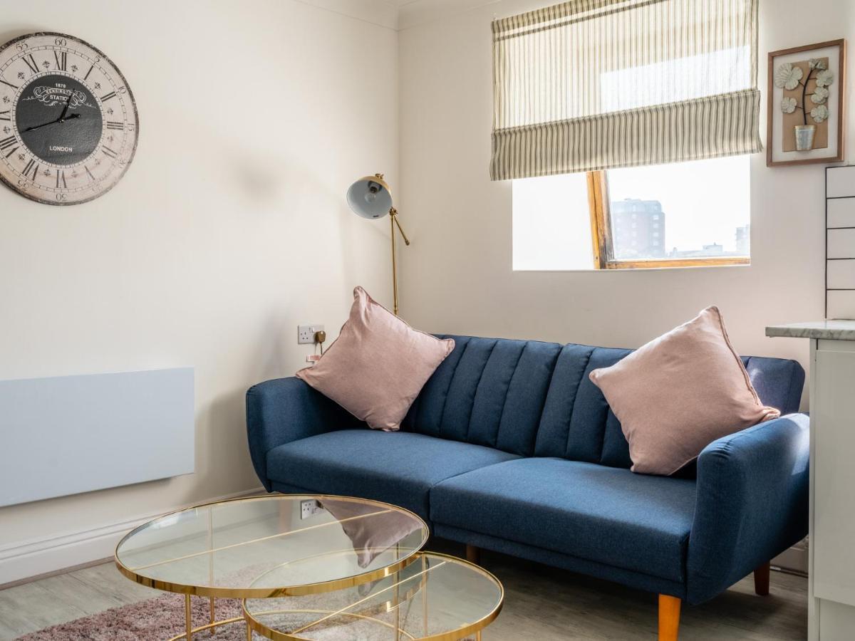 Apartment Lovely 2 Bedroom With Free Parking *