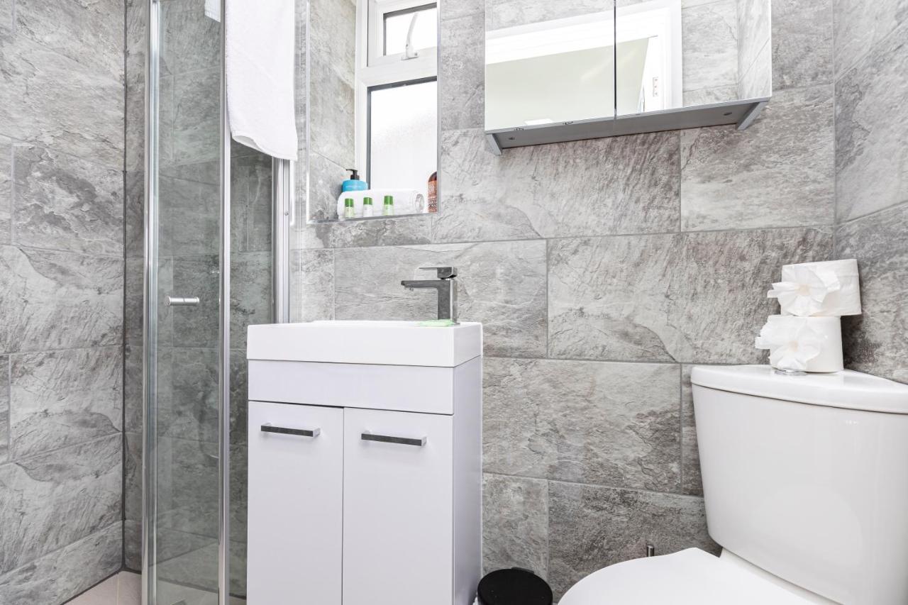 New, Stylish Flat With Private Patio And Free On-street Parking Check Out At 11am Apartment