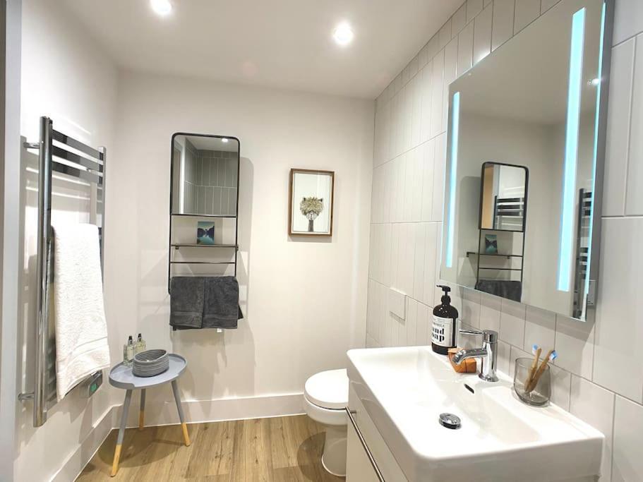 Stylish New-build In The Centre Of *