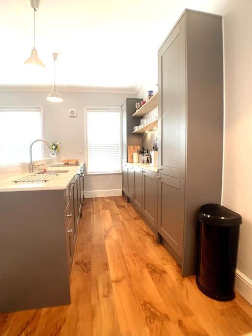 Apartment A Beautiful And Stylish 2 Bed Flat Close To *