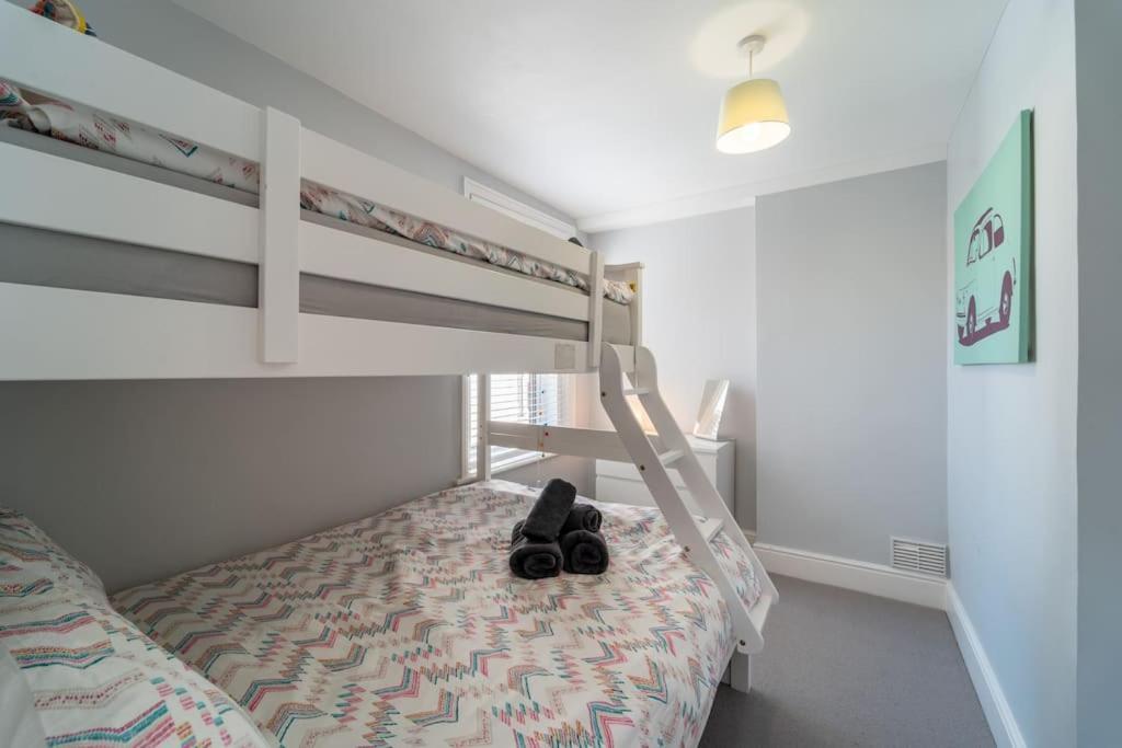 A Beautiful And Stylish 2 Bed Flat Close To * Bournemouth