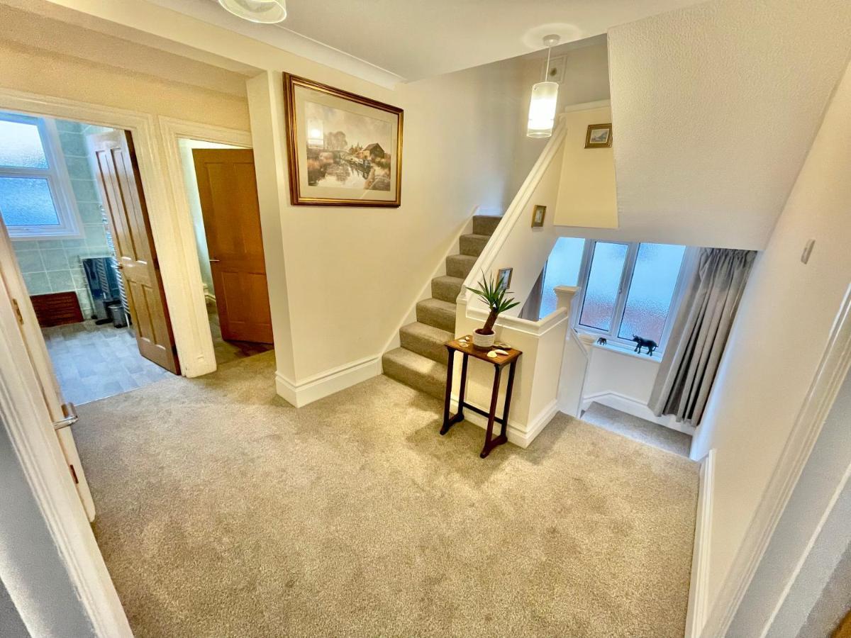 Apartment Spacious Four Bed With Parking -