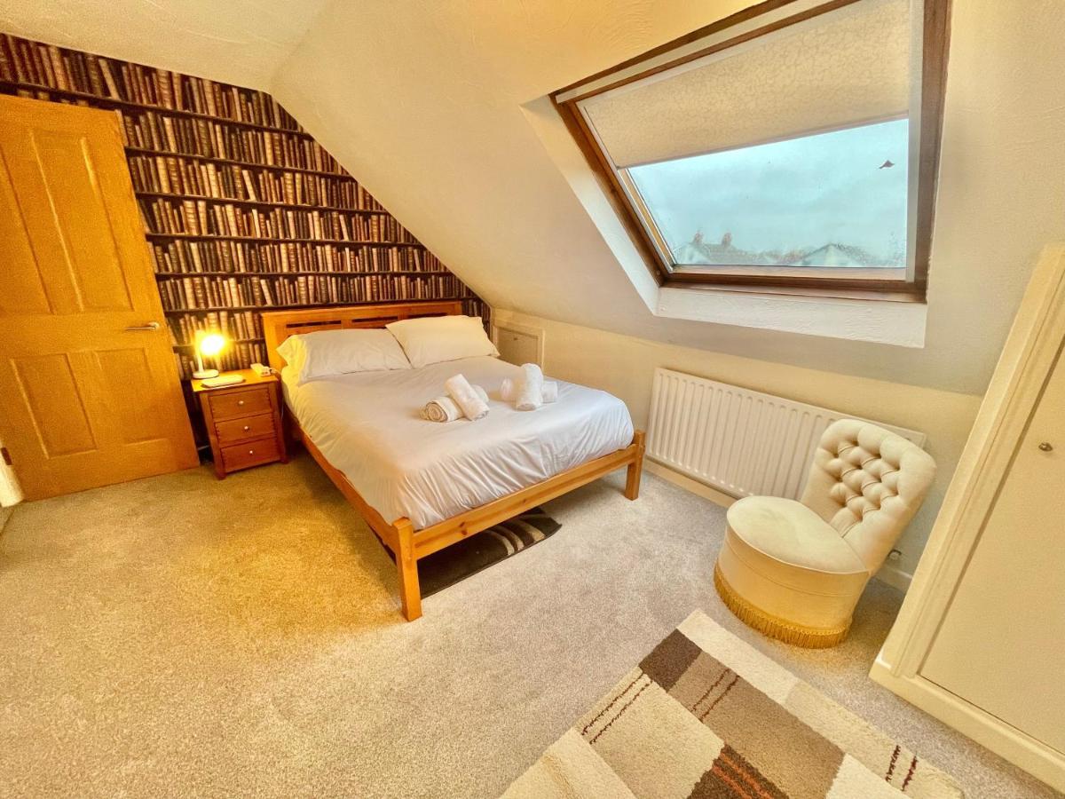 Apartment Spacious Four Bed With Parking -