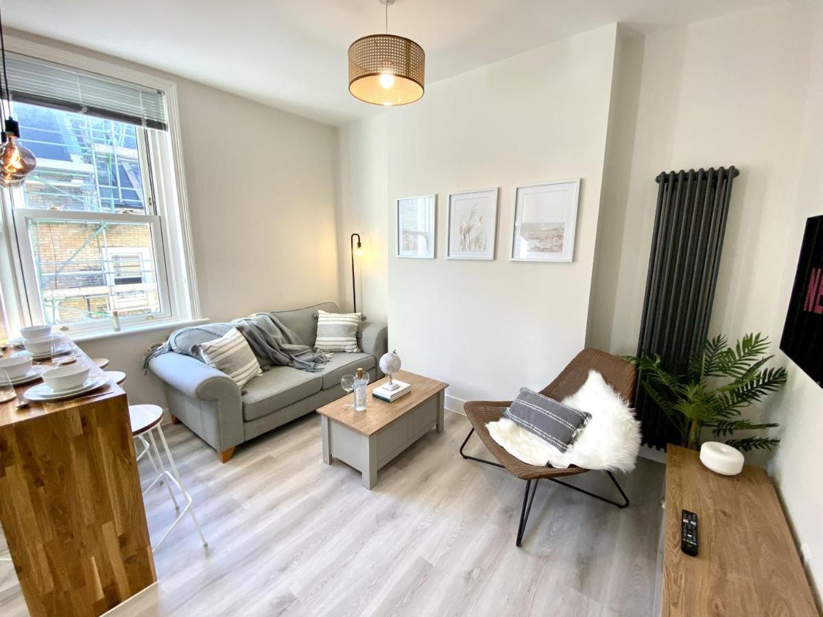 Stunning Themed 2 Bed Apartment