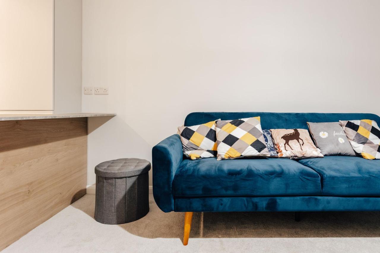 Apartment Stunning 2 Bedroom Flat In Town