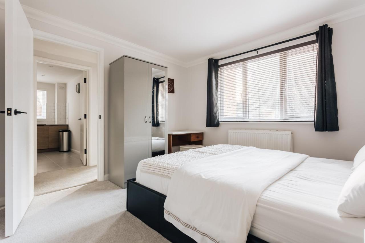 Apartment Premier Refurbished Flat *