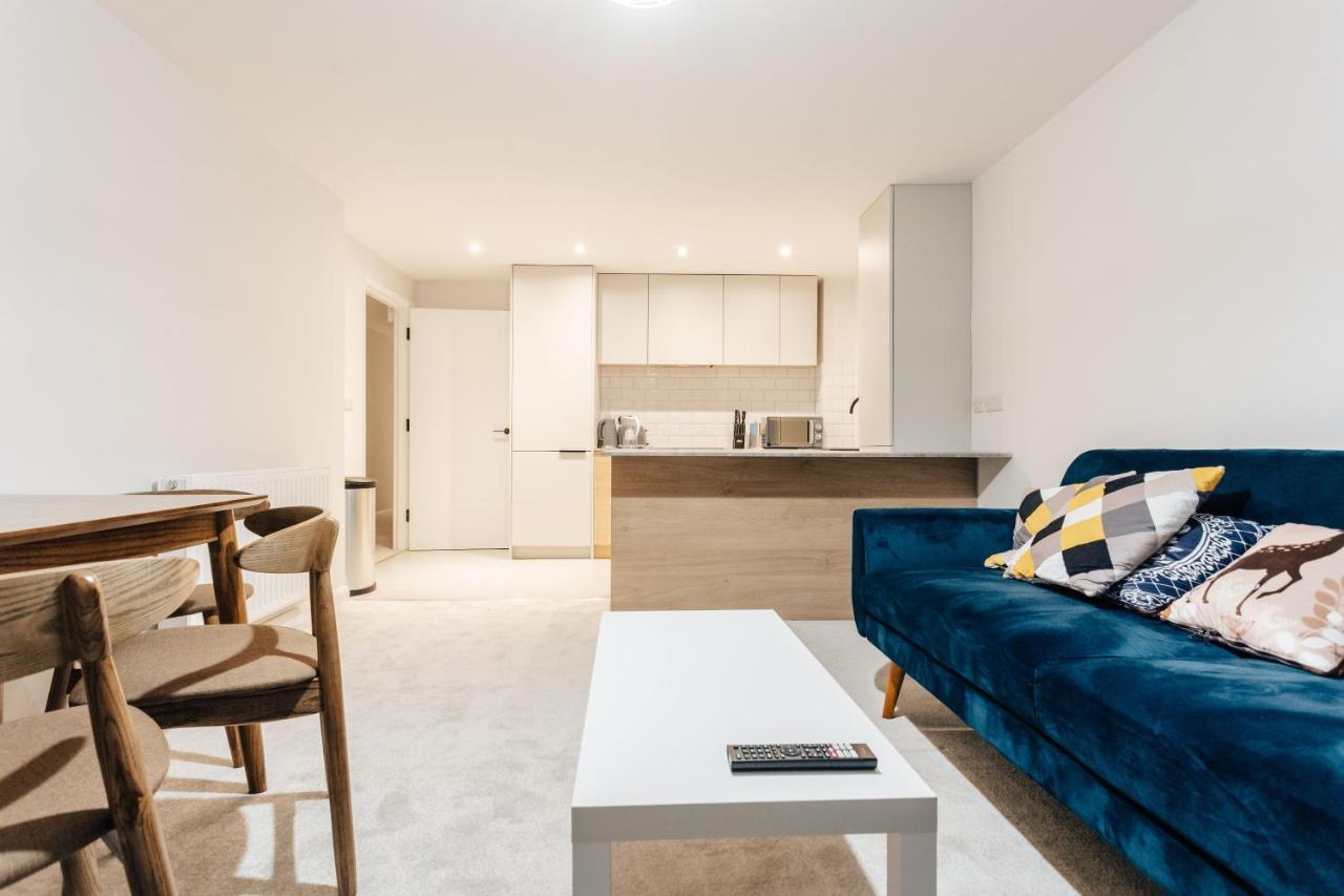 Stunning 2 Bedroom Flat In Town Apartment
