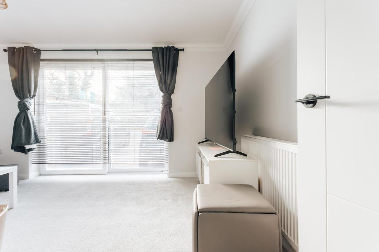 Premier Refurbished Flat Apartment *