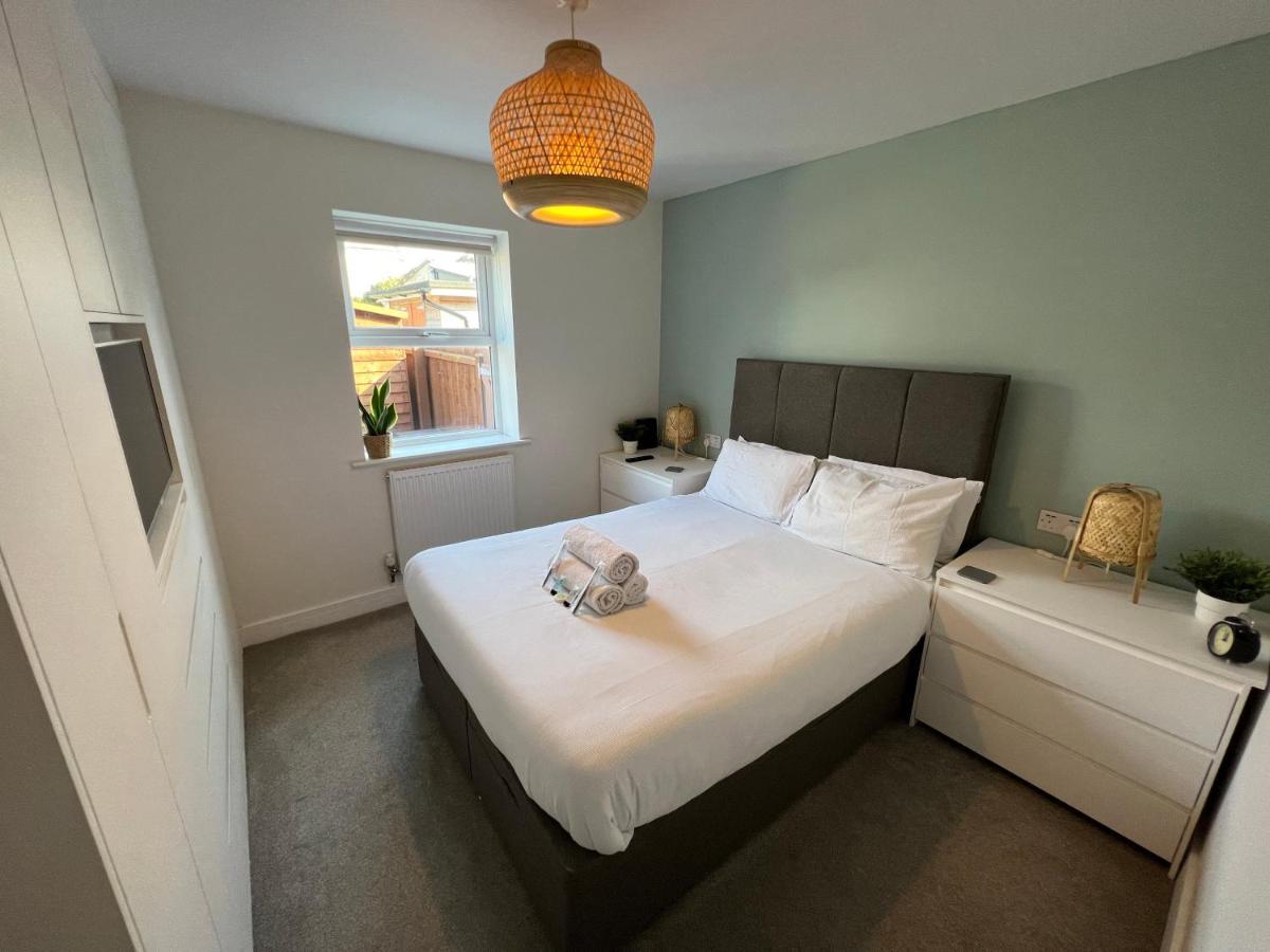 Wolverton Road, Apartment