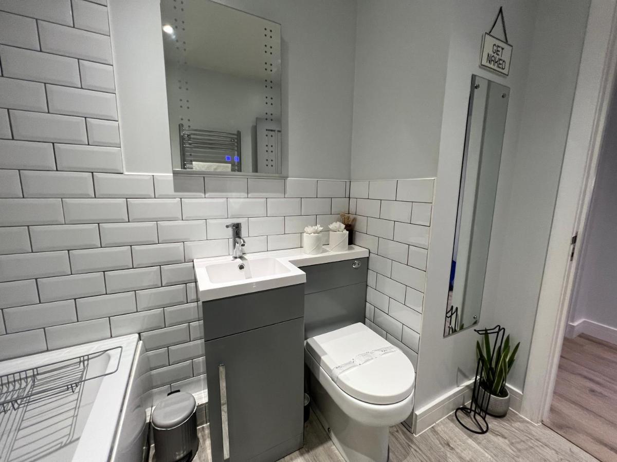 Wolverton Road, Apartment *