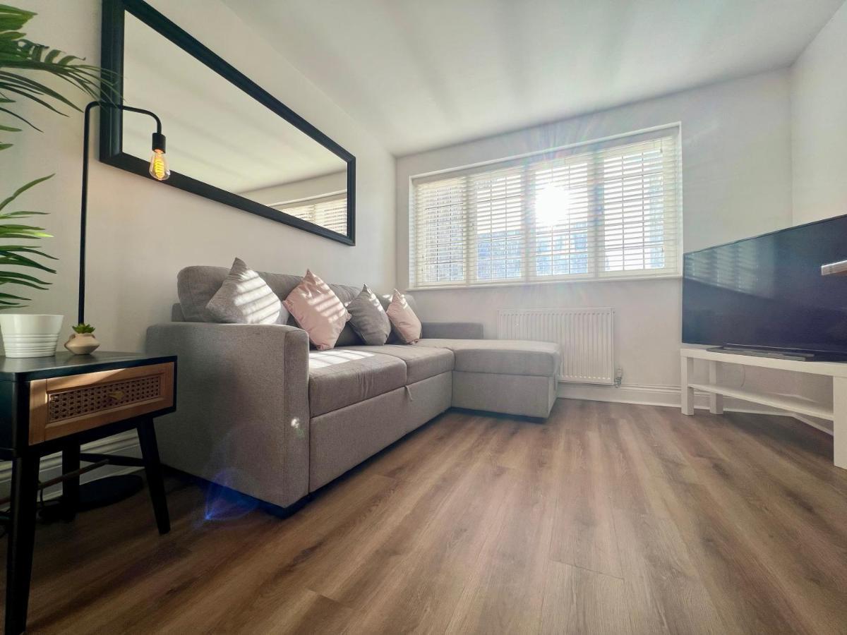 Cosy 2 Bed Minutes From & Town * Bournemouth