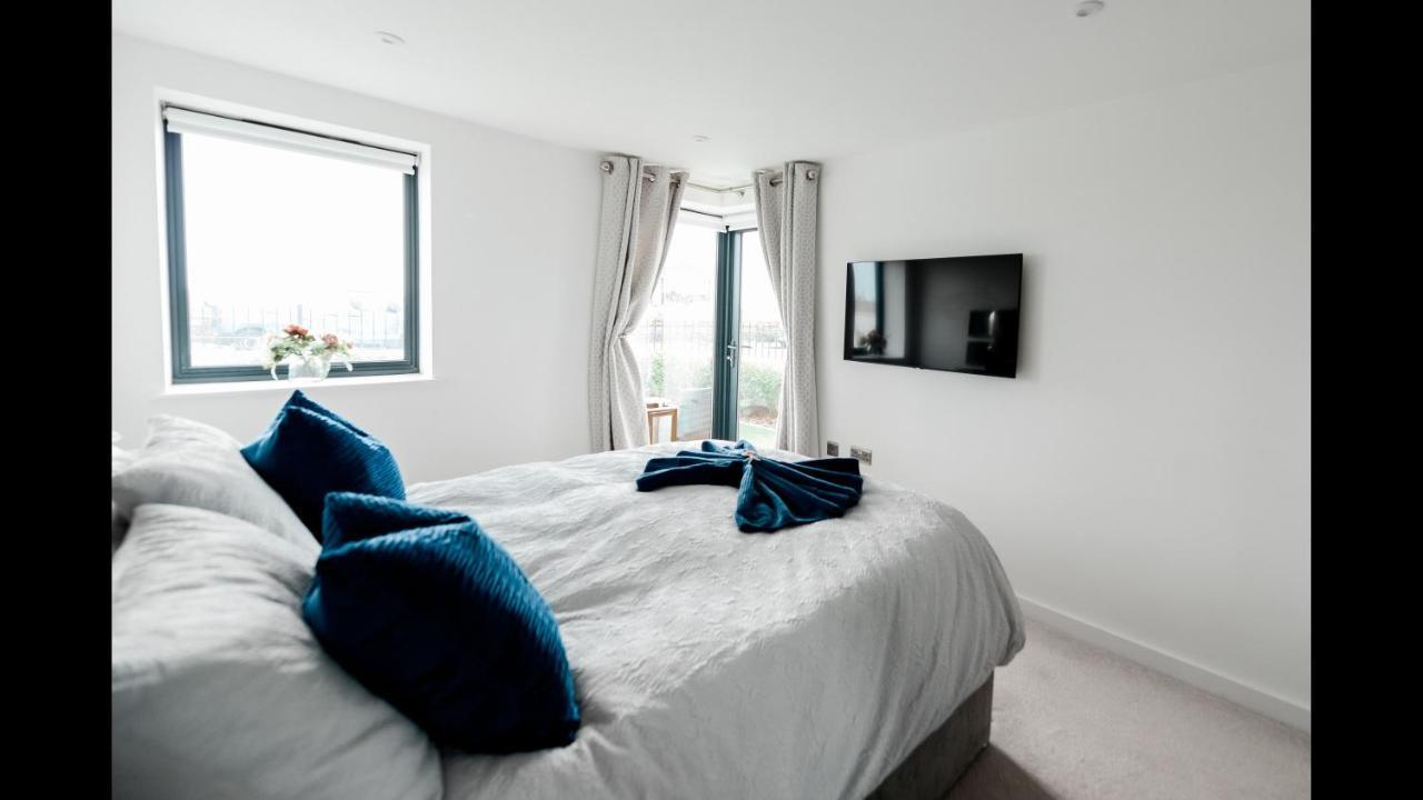 Brand New Beachfront Ground Floor With Garden 2 Bed 6 Guests * Bournemouth