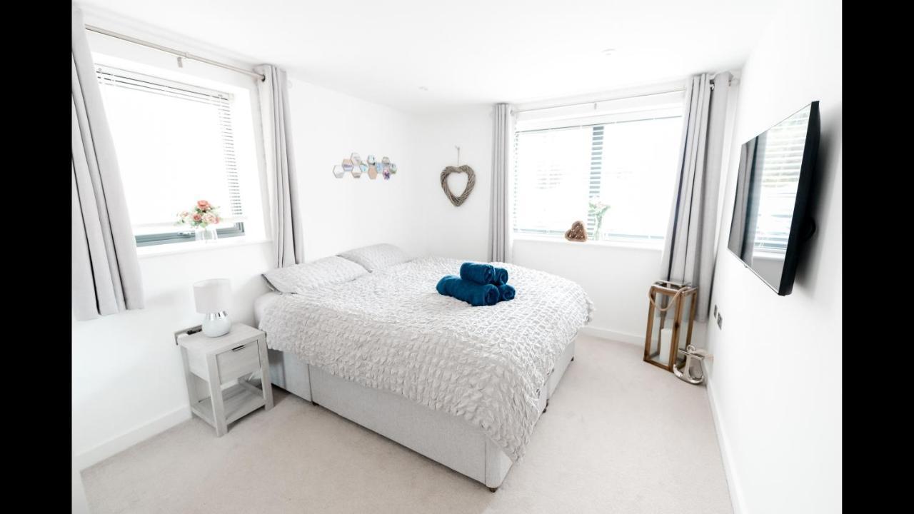 Apartment Brand New Beachfront Ground Floor With Garden 2 Bed 6 Guests *