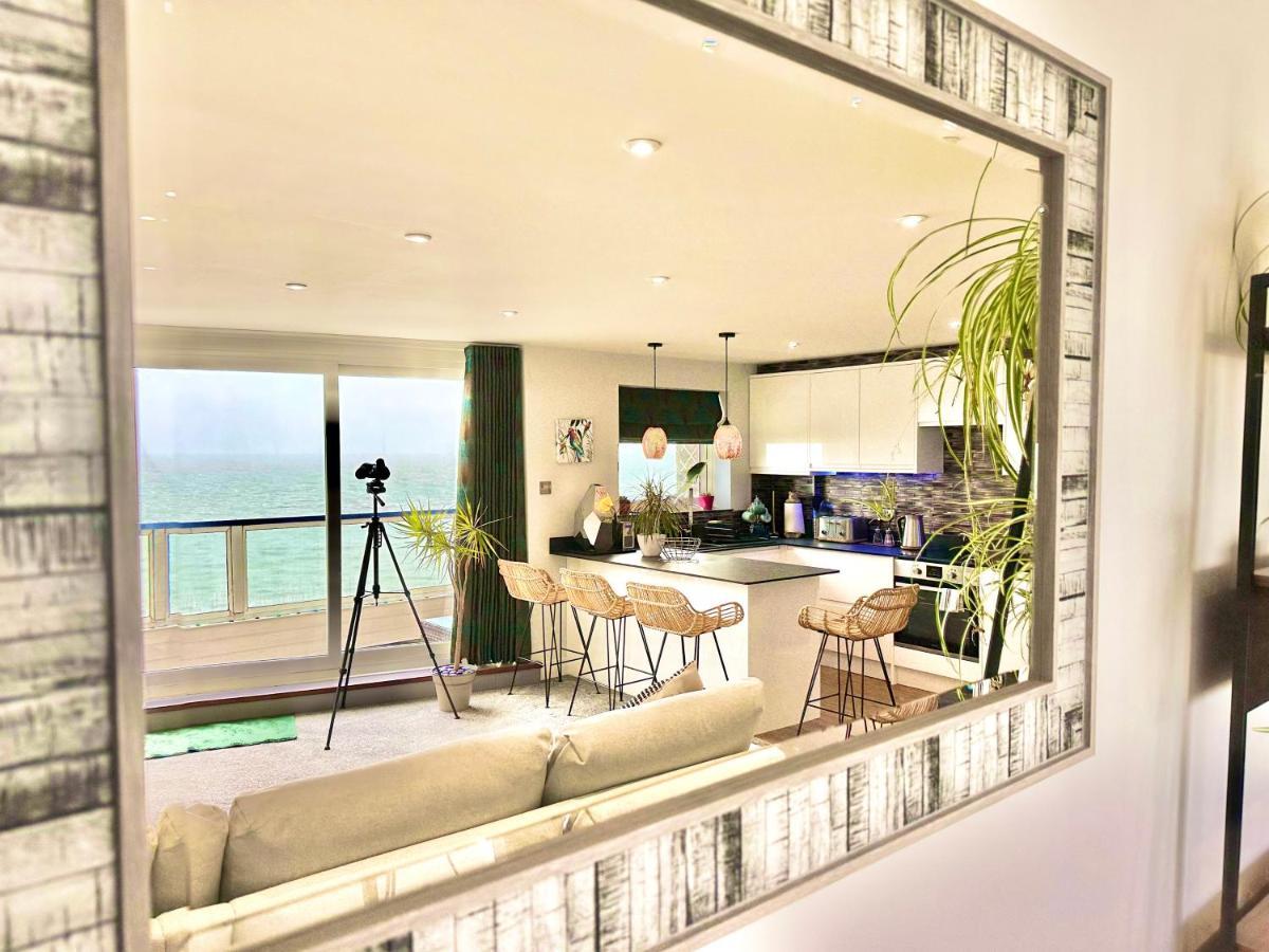Apartment Stunning Sea View Two Double Bedroom - With Balcony - Opposite Beachfront Walk