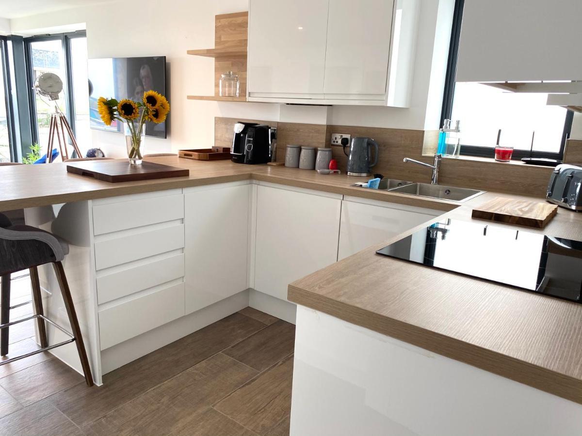 Brand New Beachfront Ground Floor With Garden 2 Bed 6 Guests Apartment