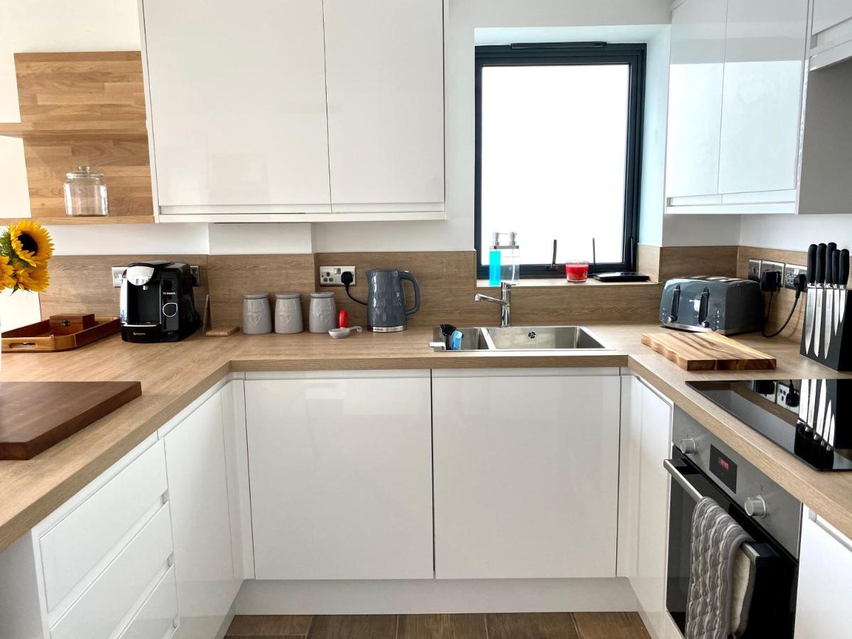 Brand New Beachfront Ground Floor With Garden 2 Bed 6 Guests *