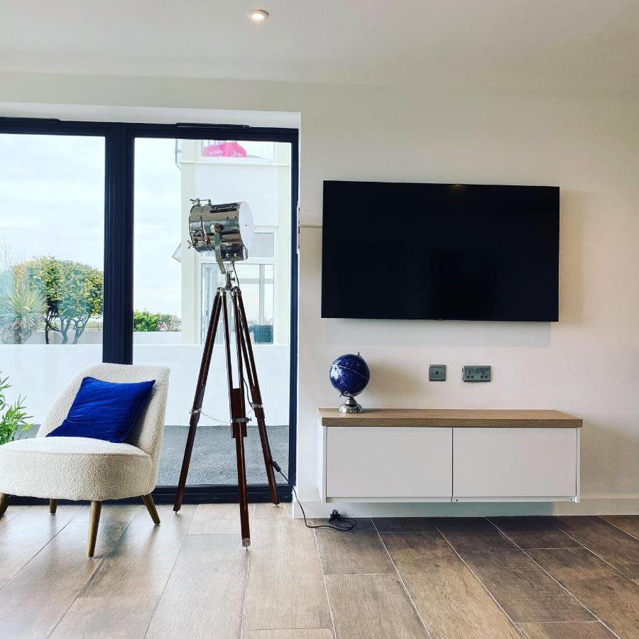 Apartment Brand New Beachfront Ground Floor With Garden 2 Bed 6 Guests Bournemouth