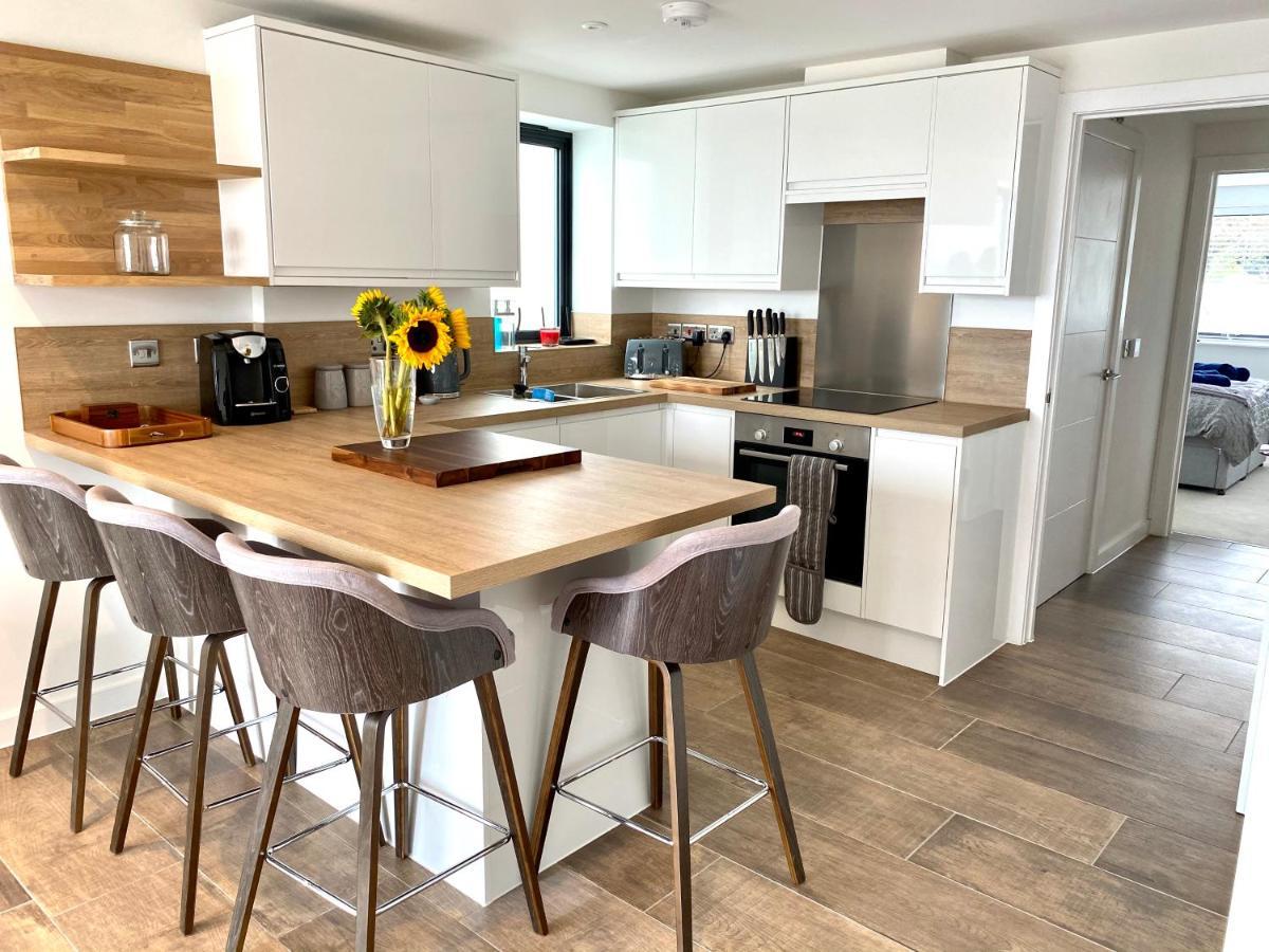 Apartment Brand New Beachfront Ground Floor With Garden 2 Bed 6 Guests *