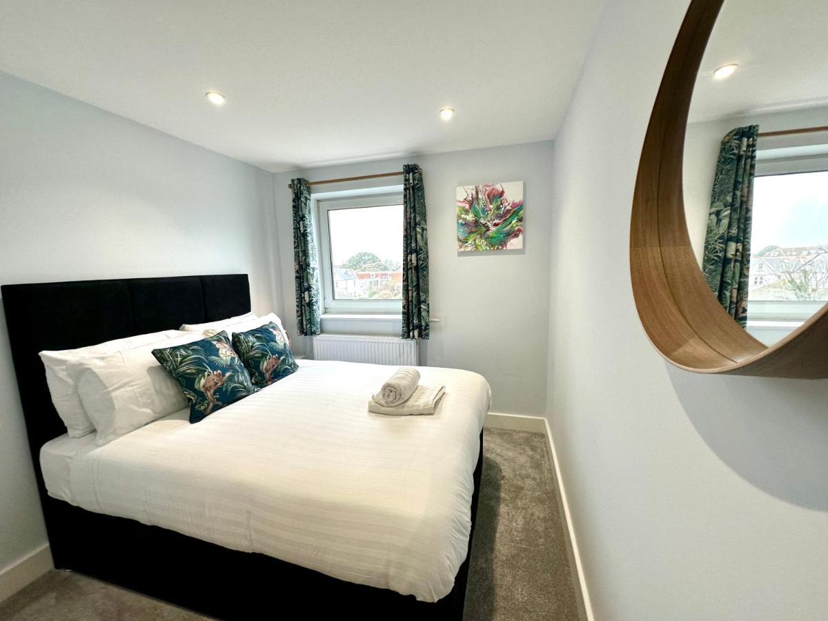 Apartment Stunning Sea View Two Double Bedroom - With Balcony - Opposite Beachfront Walk