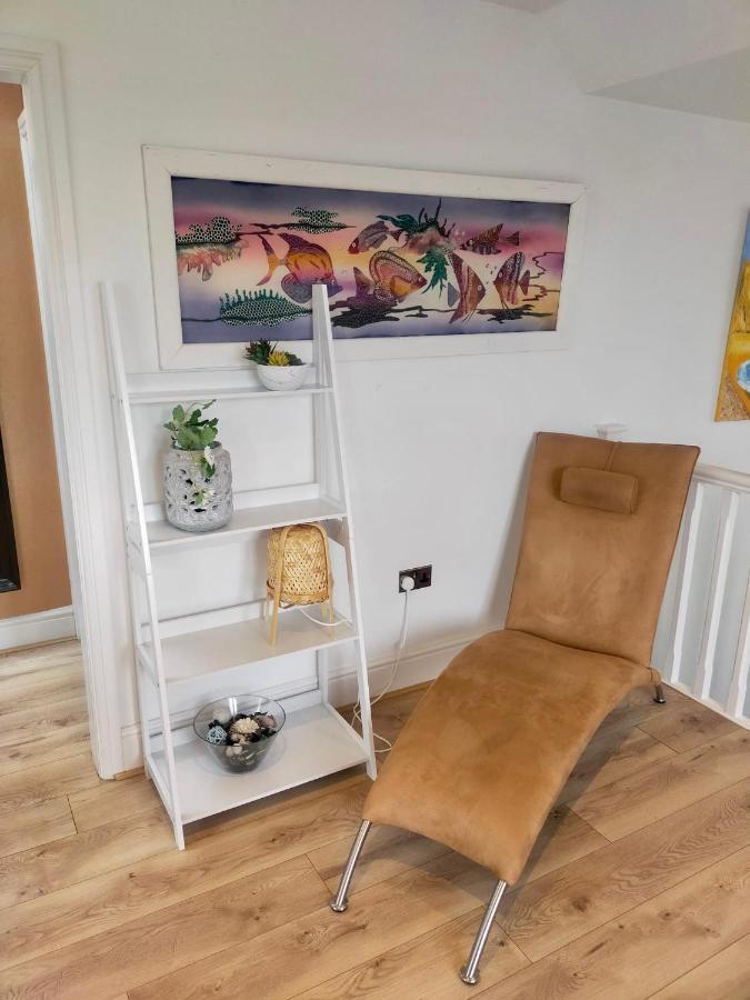 Stunning Luminous Penthouse/ 2beds 2baths * Bournemouth