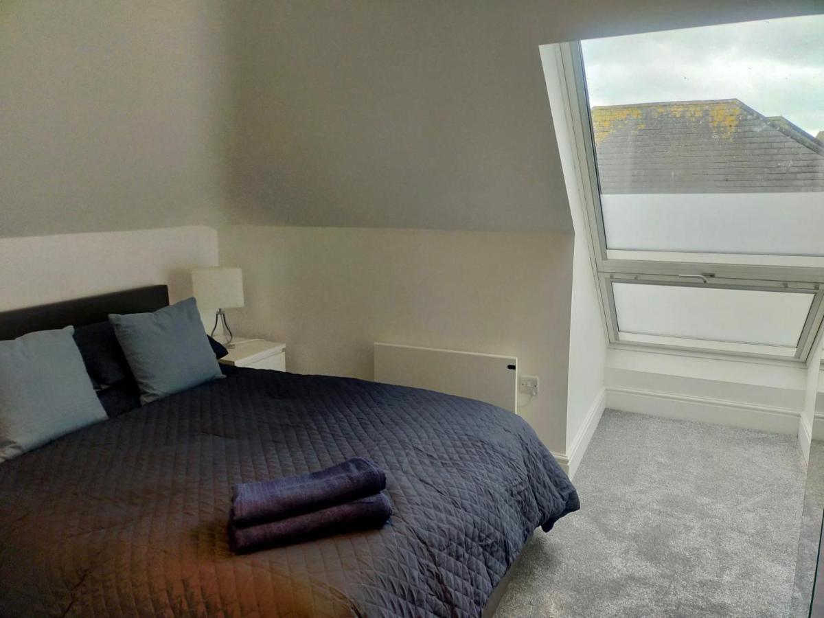 Stunning Luminous Penthouse/ 2beds 2baths
