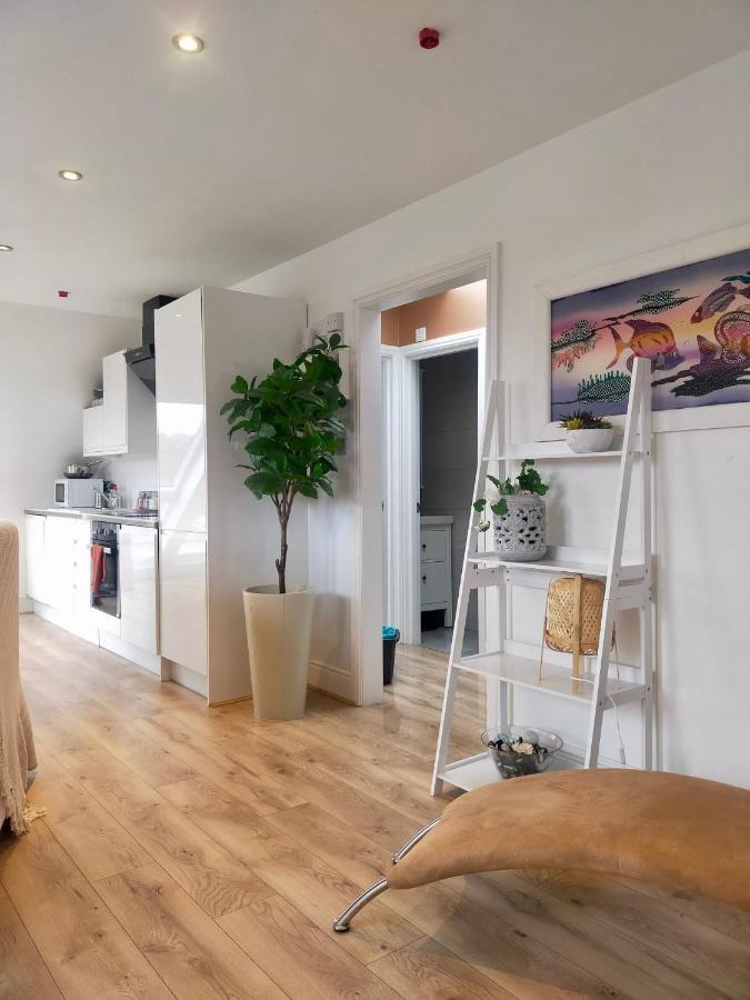 Apartment Stunning Luminous Penthouse/ 2beds 2baths *
