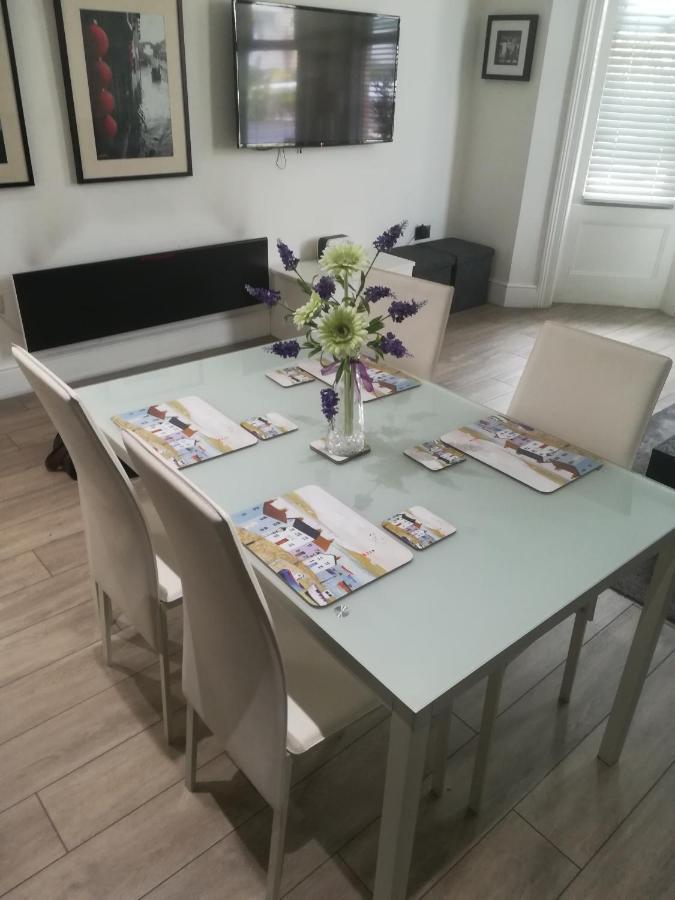 Apartment Victorian Retreat With Patio And Parking Bournemouth