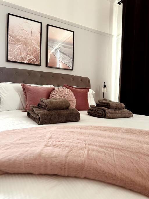 Apartment The Retreat - Large Luxury Apartment, Two Mins From Bournemouth