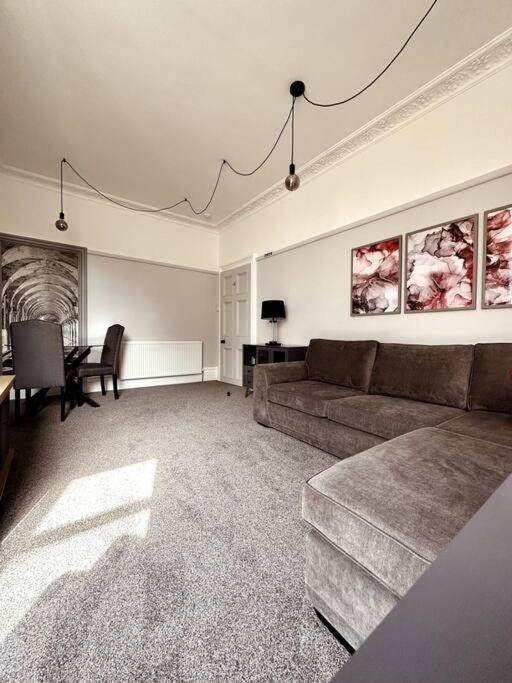 The Retreat - Large Luxury Apartment, Two Mins From Apartment Bournemouth