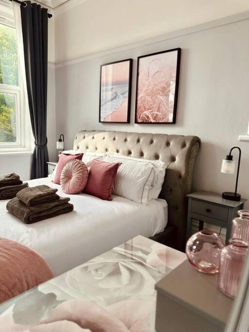 The Retreat - Large Luxury Apartment, Two Mins From Bournemouth