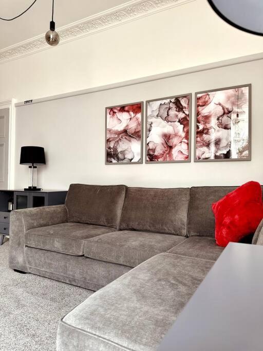 Apartment The Retreat - Large Luxury Apartment, Two Mins From Bournemouth