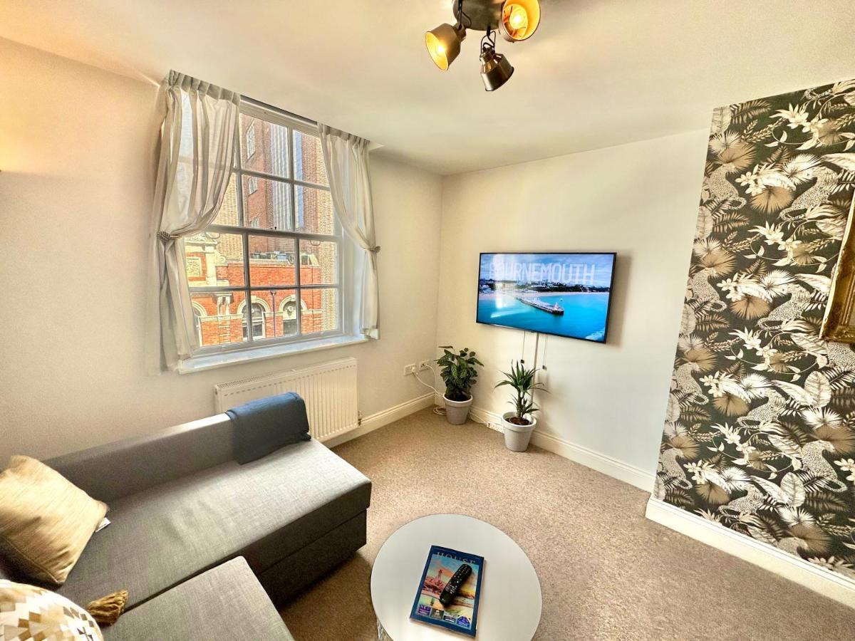 Elegant Town Centre - Close To Bournemouth