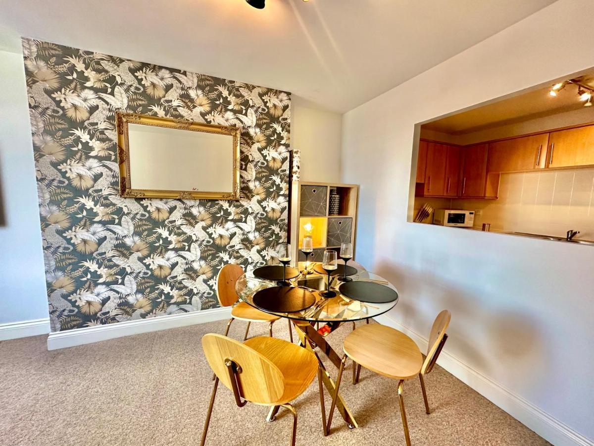 Apartment Elegant Town Centre - Close To