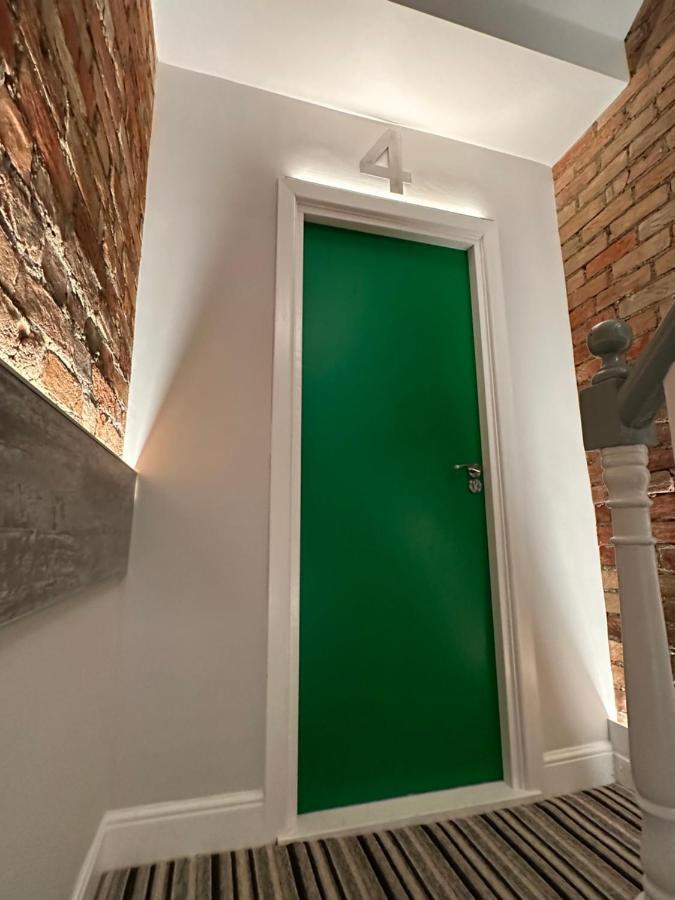 Coastline Retreats - Cloud9: Seafront Ensuite With Netflix *