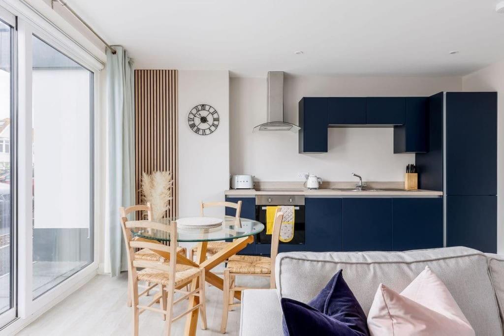 Modern 2 Bed, Cliff & Parking, F6 Apartment Bournemouth