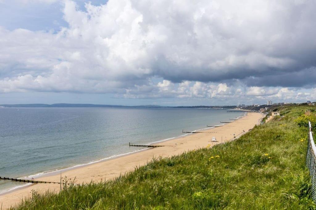 Modern 2 Bed, Cliff & Parking, F6 * Bournemouth