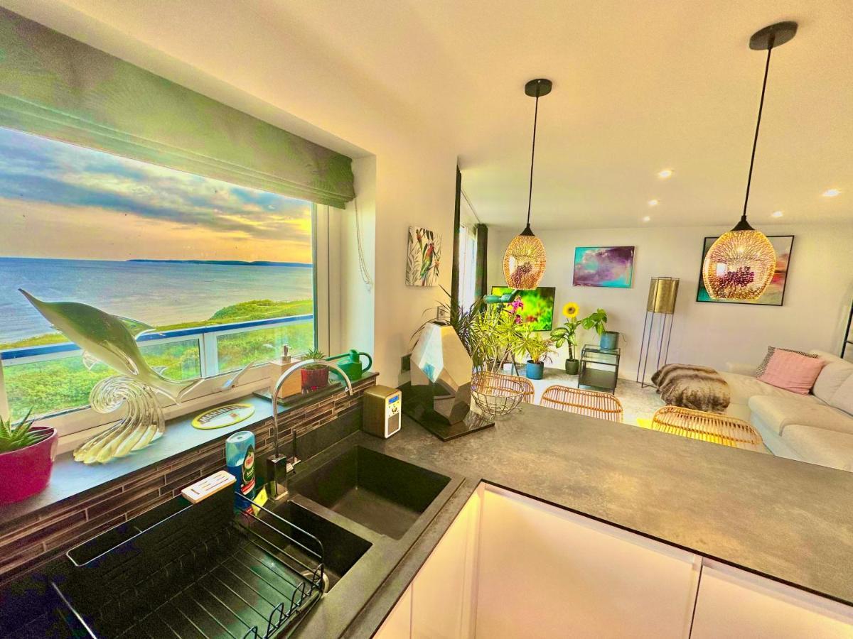 Stunning Sea View Two Double Bedroom - With Balcony - Opposite Beachfront Walk