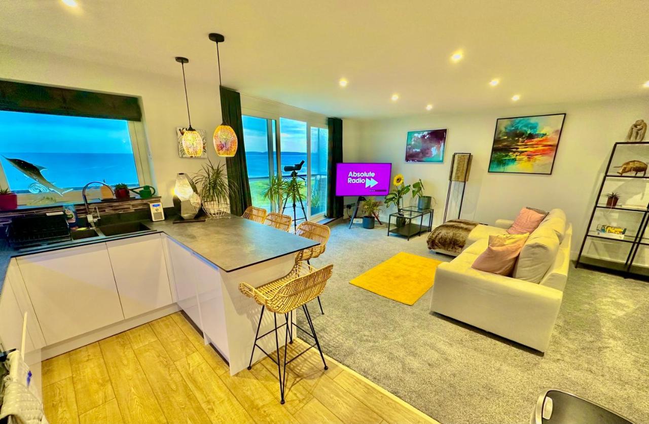 Stunning Sea View Two Double Bedroom - With Balcony - Opposite Beachfront Walk Apartment Bournemouth
