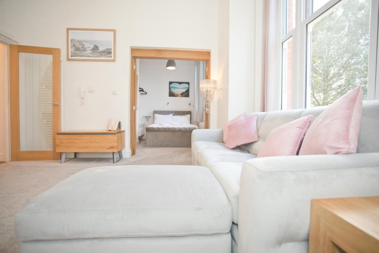 Chine - Beautiful Location Next To The Apartment