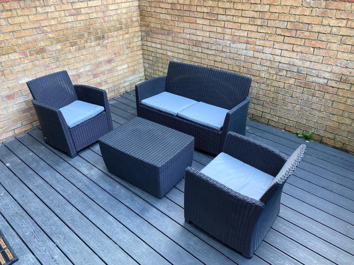 Apartment Stunning 2 Bedroom Flat In Town